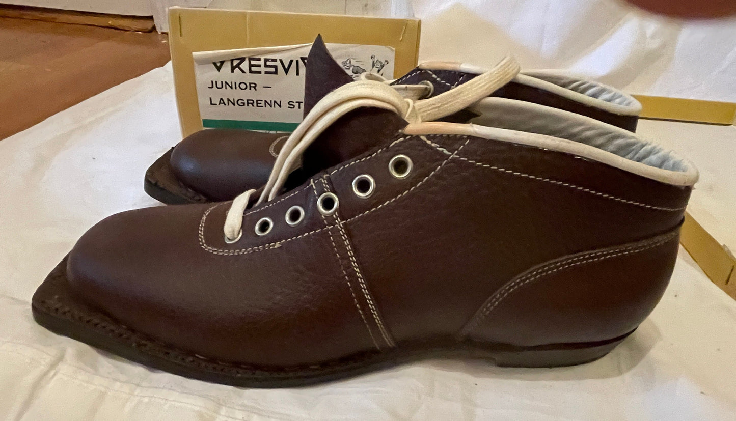 Size 42 (US Men's 8.5/9) Gresvig of Oslo 1960s ALL LEATHER Cross-Country Ski Boots - New Old Stock - New New New