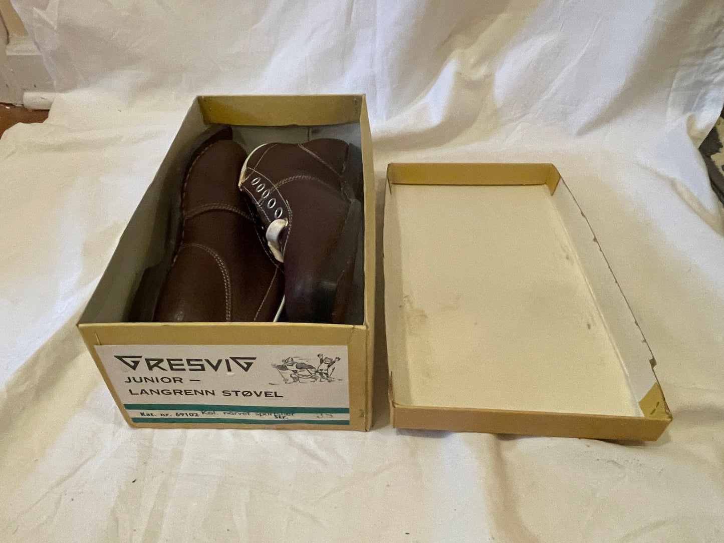 Size 38 (US Women's 7.5) Gresvig of Oslo 1960s ALL LEATHER Cross-Country Ski Boots - New Old Stock - New New New