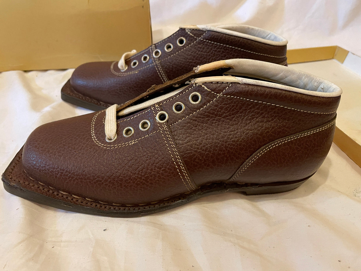 Size 38 (US Women's 7.5) Gresvig of Oslo 1960s ALL LEATHER Cross-Country Ski Boots - New Old Stock - New New New