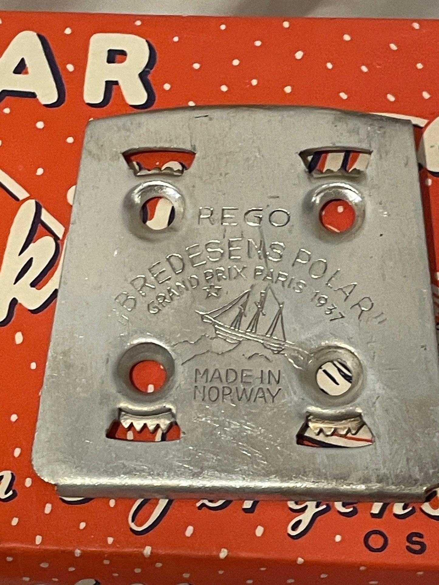 Bredesen & Jørgensen "Polar" Cable Ski Bindings from Norway - 1960s - Men's Size - New in Original Box!!!