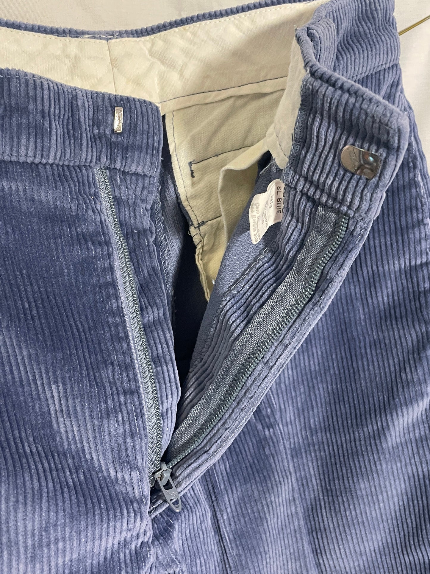 Size S (26" waist) - Woolrich Corduroy Skiing Knickers - CLASSIC!!!!!