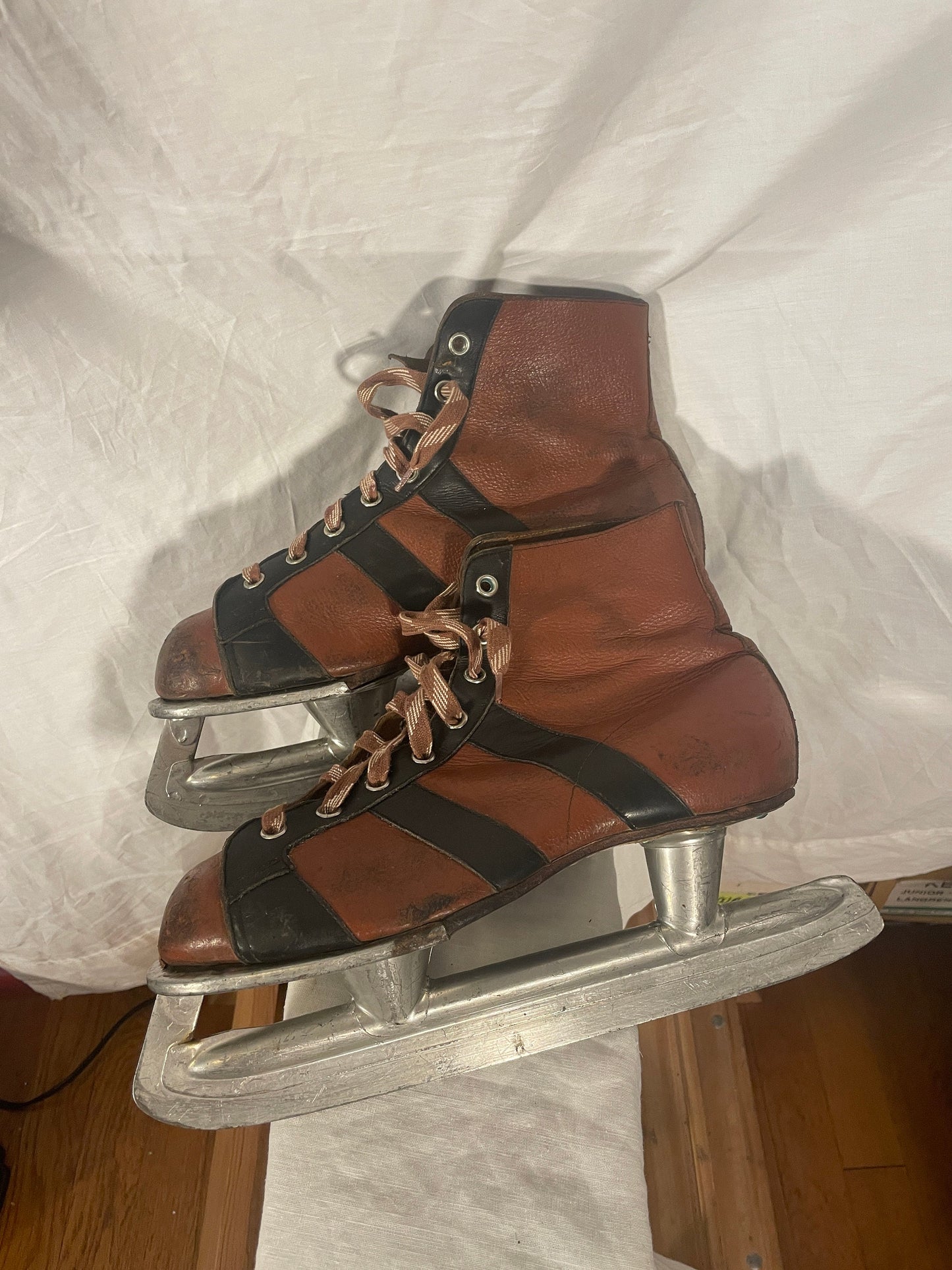 Sz 39 (US Men's 6.5/Women's 8-8.5) 1960s Gresvig All-Leather Ice Hockey Skates from NORWAY