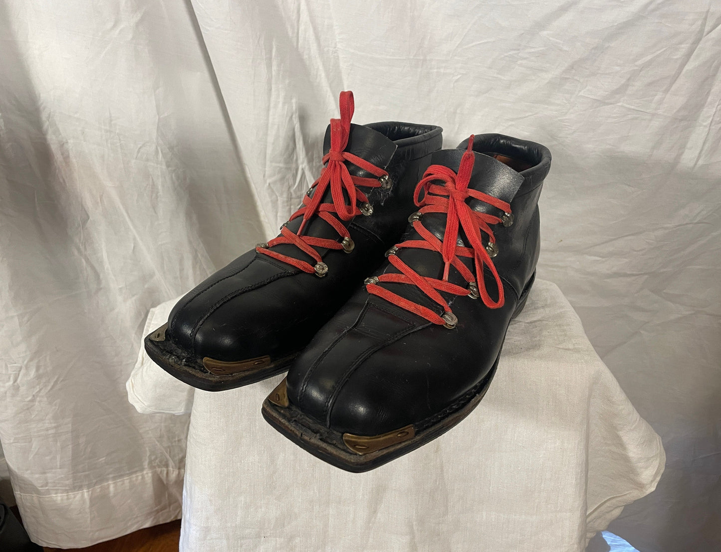 Size 44 (US Men's 10.5) - 1950s "Kikut" Ski Boots from NORWAY - Great Condition!!!