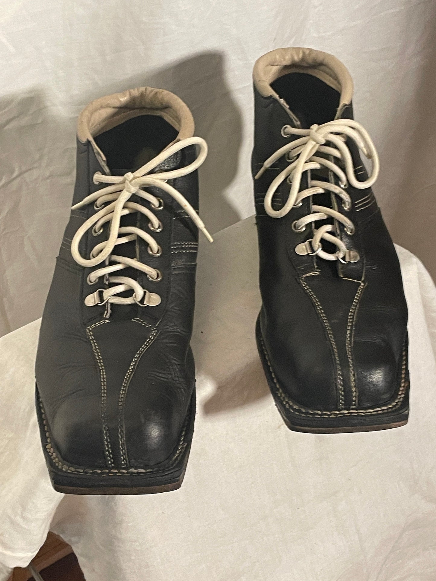 Size 45 (US Men's 11.5) - 1960s Hirvi of FINLAND All-Leather Cross-Country Ski Boots